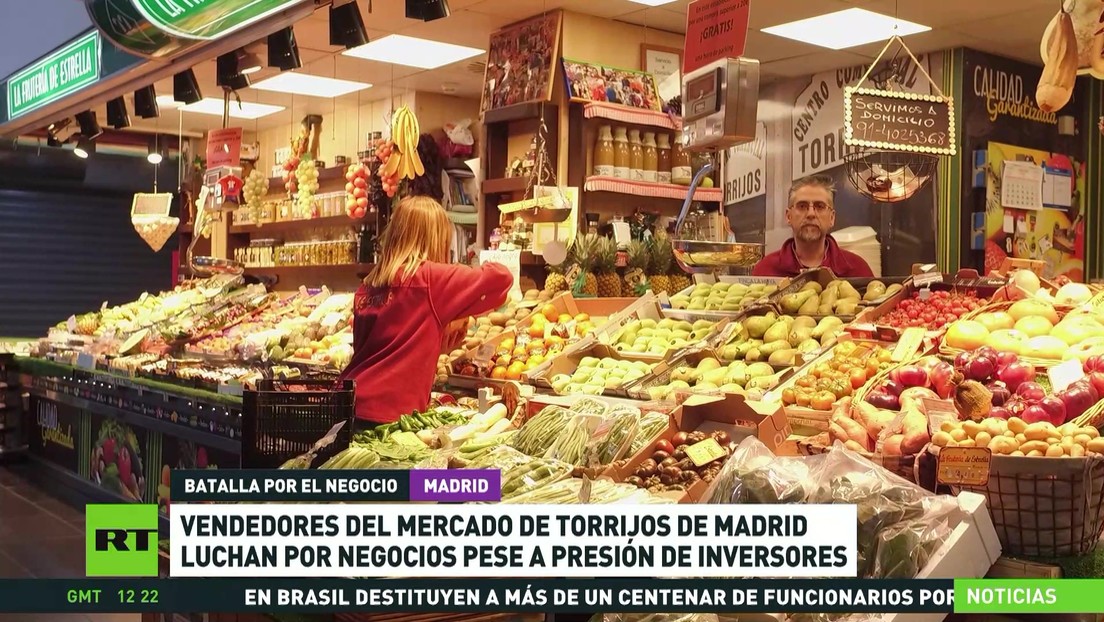 Vendedores del Mercado de Torrijos de Madrid luchan por sus negocios pese a la presión de inversores