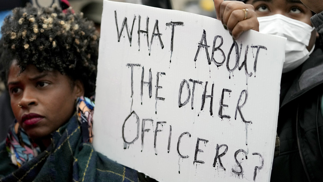 Desactivan "permanentemente" la unidad policial en la que sirvieron 5 expolicías que mataron al afroamericano Tyre Nichols