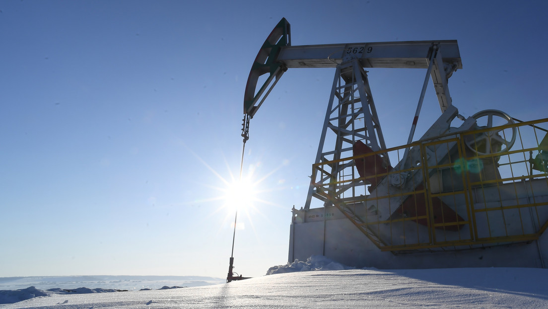 Rusia da un nuevo paso para responder a la fijación de un tope al precio de su petróleo
