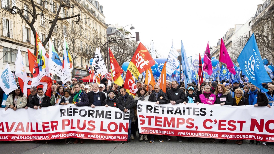 VIDEOS: Miles de franceses salen de nuevo a las calles para protestar contra la reforma de pensiones