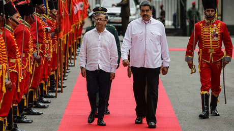 Gustavo Petro llega a Venezuela para reunirse con Nicolás Maduro
