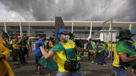 Anuencia, error de Inteligencia y redes sociales: qué facilitó el ataque bolsonarista en Brasil