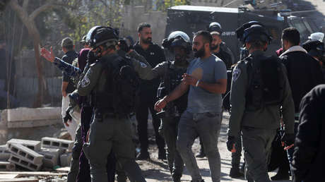 Fuerzas israelíes asesinan a un palestino durante una redada "sin precedentes" en un refugio de Cisjordania