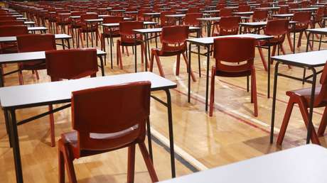 Captan a un profesor de una escuela de Texas golpeando a un alumno en plena clase
