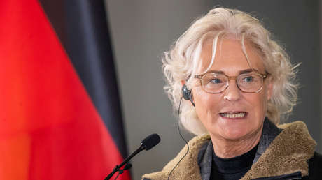 La ministra de Defensa de Alemania presenta su renuncia a Scholz
