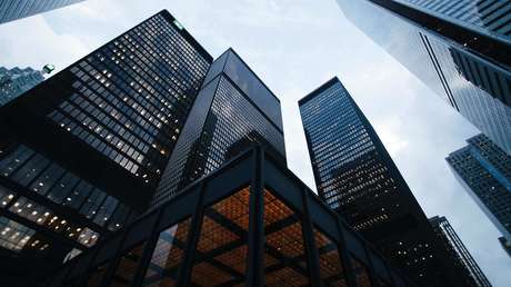 JPMorgan vaticina para EE.UU. una recesión y riesgo de baja en los mercados de valores