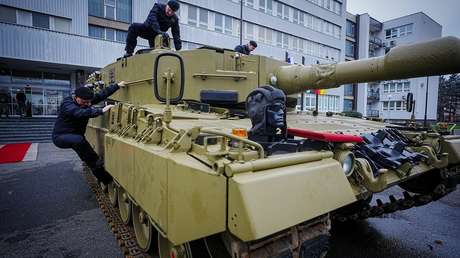 ¿Qué hace al Gobierno de Alemania vacilar con el envío de tanques a Ucrania?