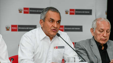 Ministro de Interior de Perú justifica violento desalojo a manifestantes en una universidad de Lima