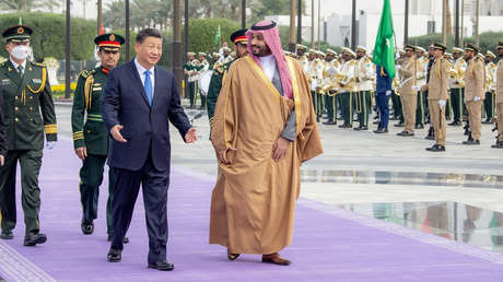 China insta a Arabia Saudita a crear una zona de libre comercio "lo antes posible"