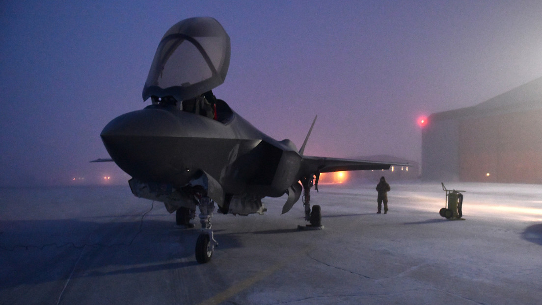 Despliegan por primera vez cazas F-35 en la base más septentrional de EE.UU. (FOTOS)