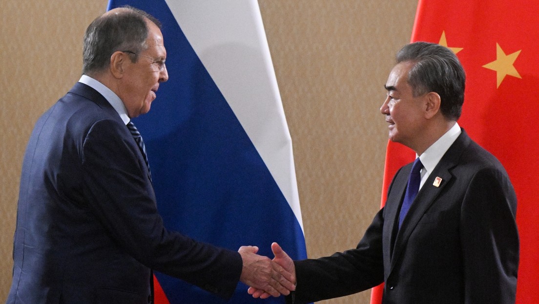 Lavrov: La relación entre Rusia y China "no tiene restricciones ni límites"