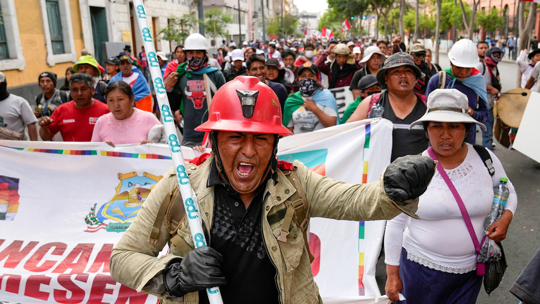 Volatilidad en las calles y lentitud en el Congreso: qué oculta el 'descompás' político en Perú