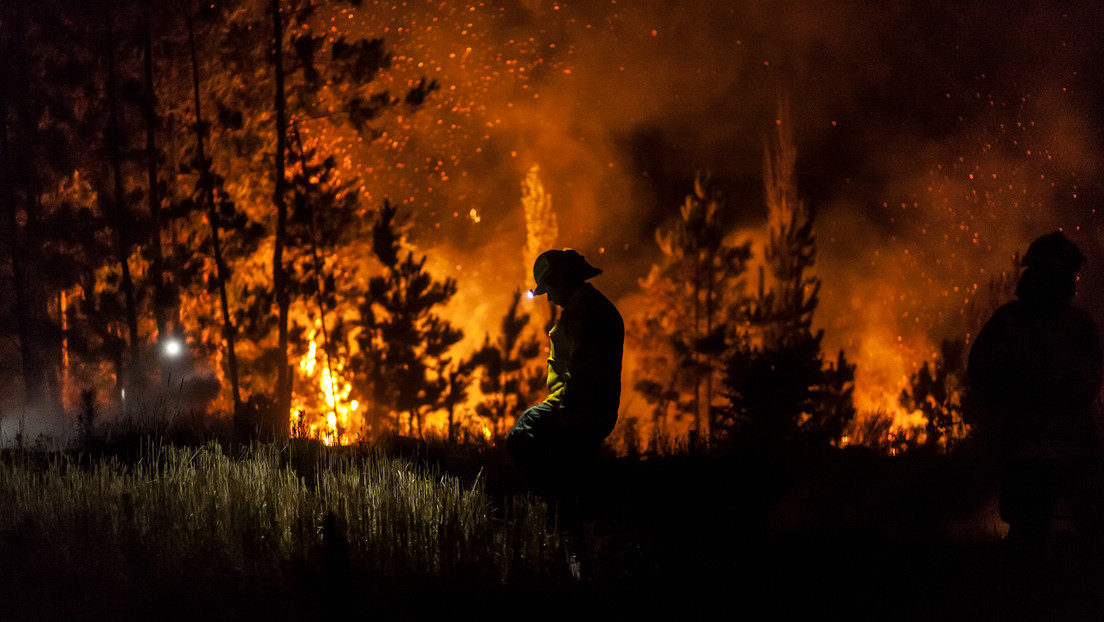 Llaman a evacuar varias poblaciones del centro de Chile por incendios forestales