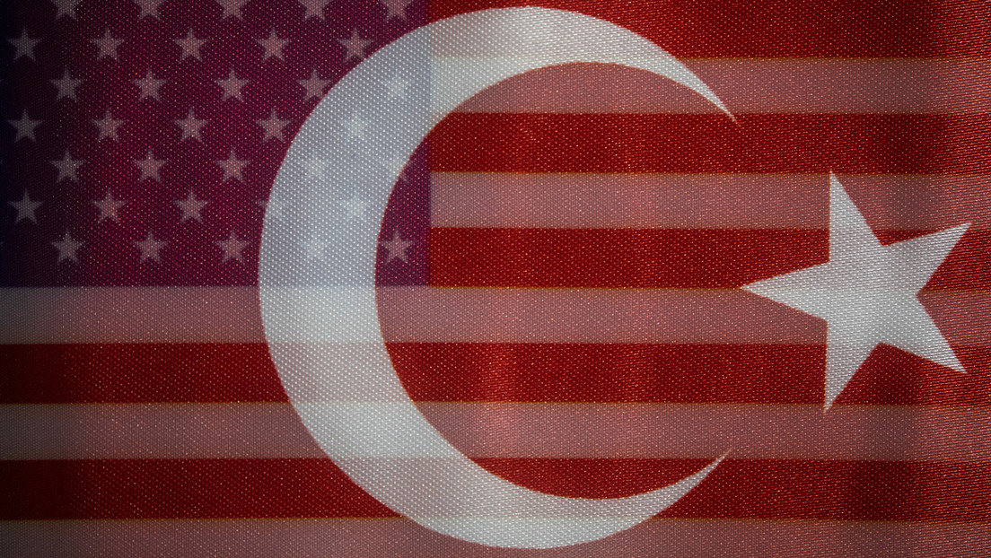 Ankara al embajador estadounidense: "Quite sus sucias manos de Turquía"