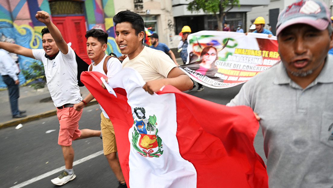 'Marcha de los Conos': Las protestas en Lima no cesan tras el fiasco del adelanto electoral