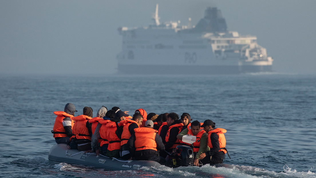 The Times: Primer ministro británico planea prohibir que migrantes ilegales apelen la deportación