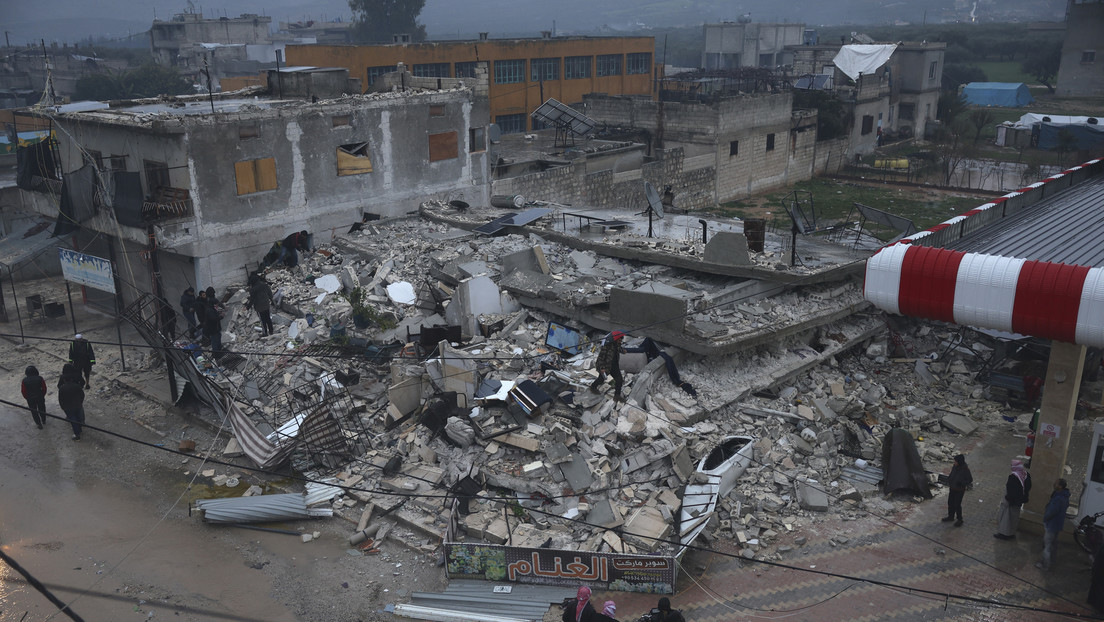 El fuerte sismo de Turquía se siente en Siria y derrumba edificios (FOTOS)