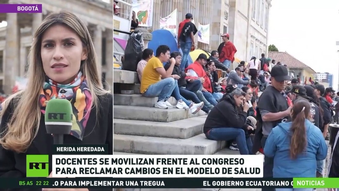Docentes colombianos se movilizan frente al Congreso para reclamar cambios en el modelo de salud