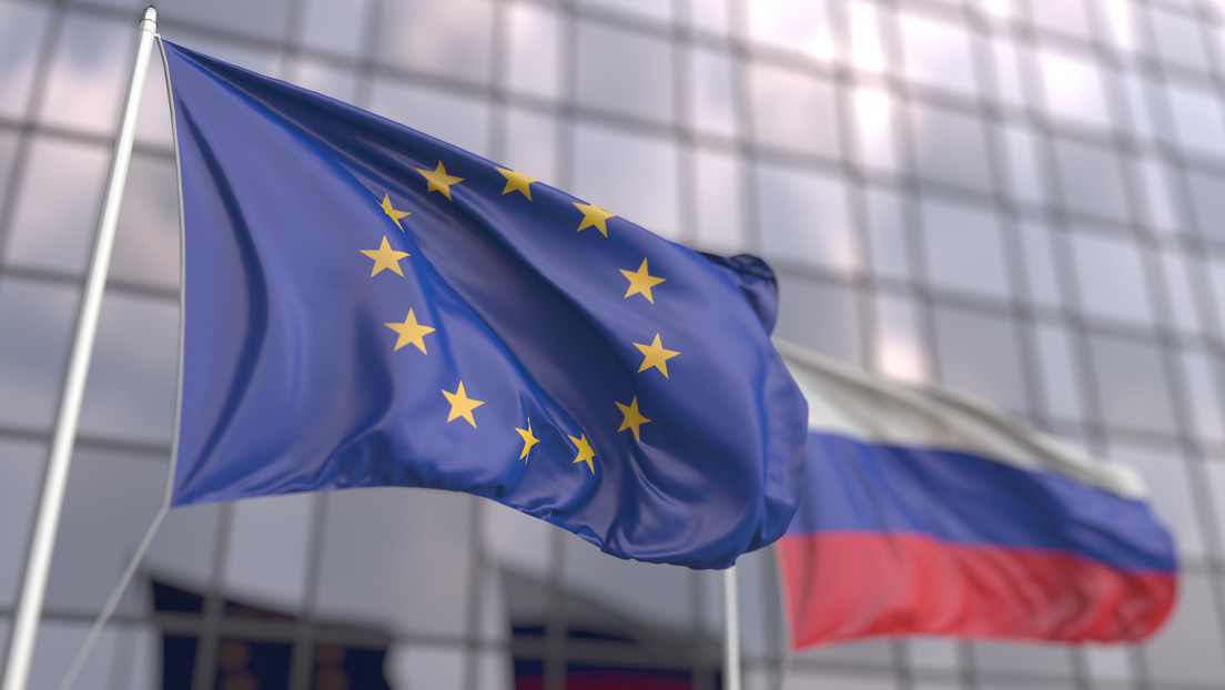 Politico: La UE podría incluir a cuatro bancos rusos en el décimo paquete de sanciones