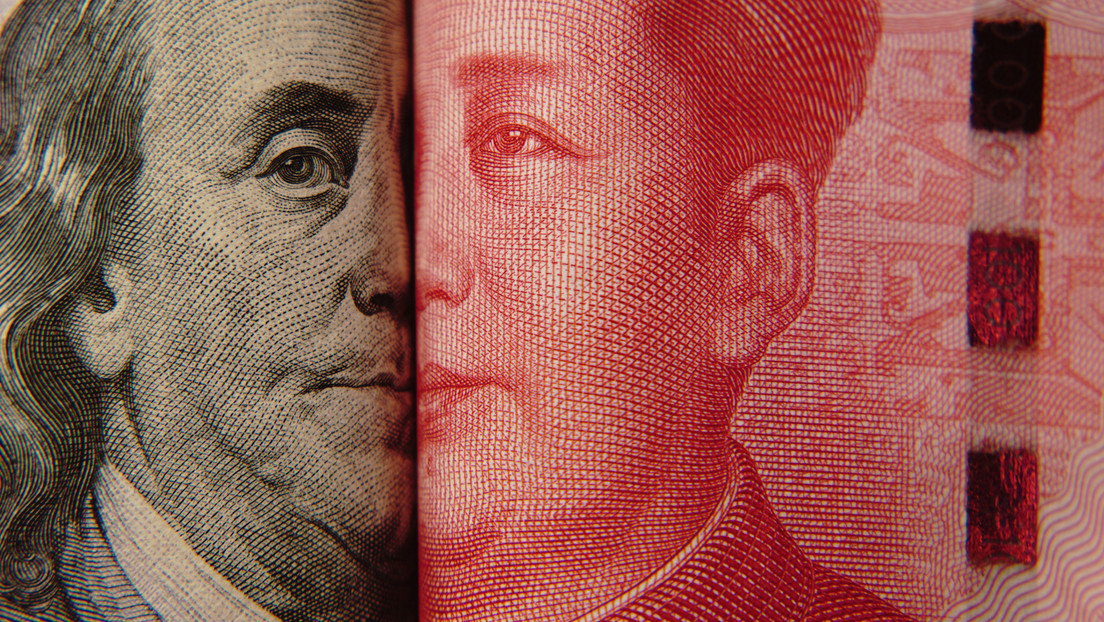 ChatGPT predice el fin del dominio del dólar como moneda de intercambio global