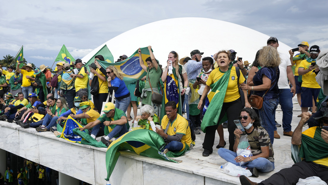 El Estado pide condenas contra 54 bolsonaristas y tres empresas por el ataque en Brasilia