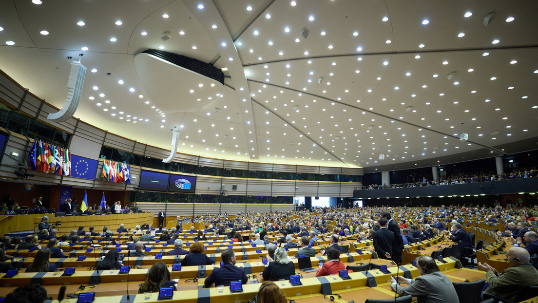 Eurodiputado denuncia el programa de privatización "más dramático" en la historia de Ucrania (VIDEO)
