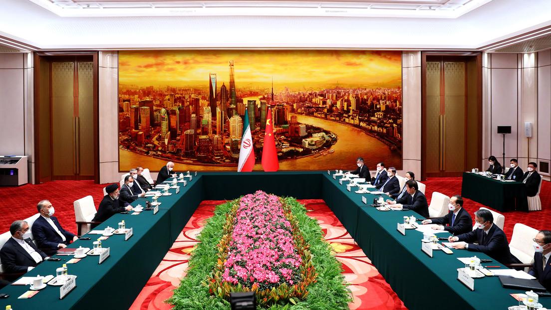 El presidente de Irán llega a China en una visita histórica: ¿qué se sabe hasta ahora? - RT