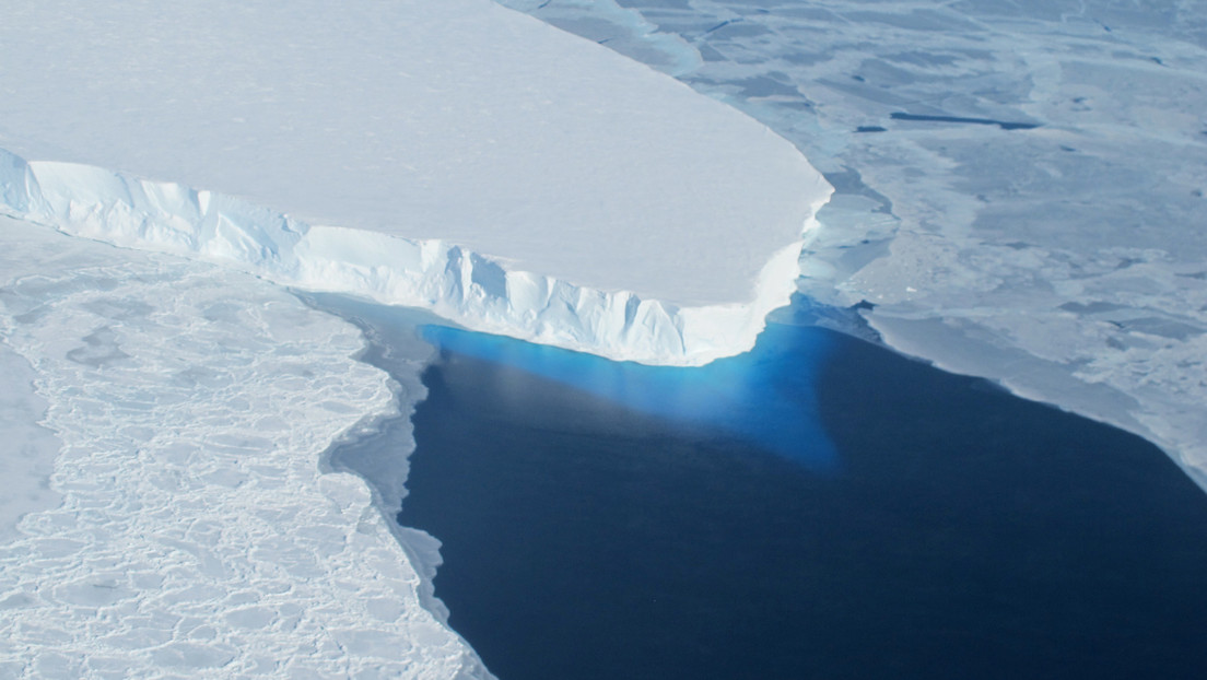 Grietas bajo la plataforma de hielo del glaciar 'del Juicio Final' aceleran su colapso