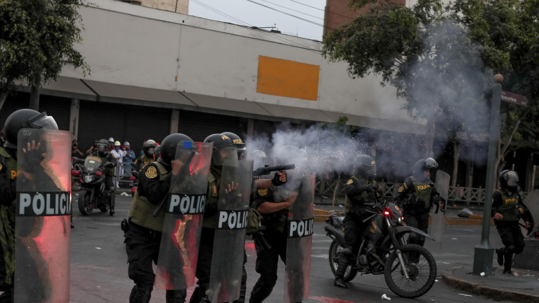 España suspende la exportación de material antidisturbios a Perú