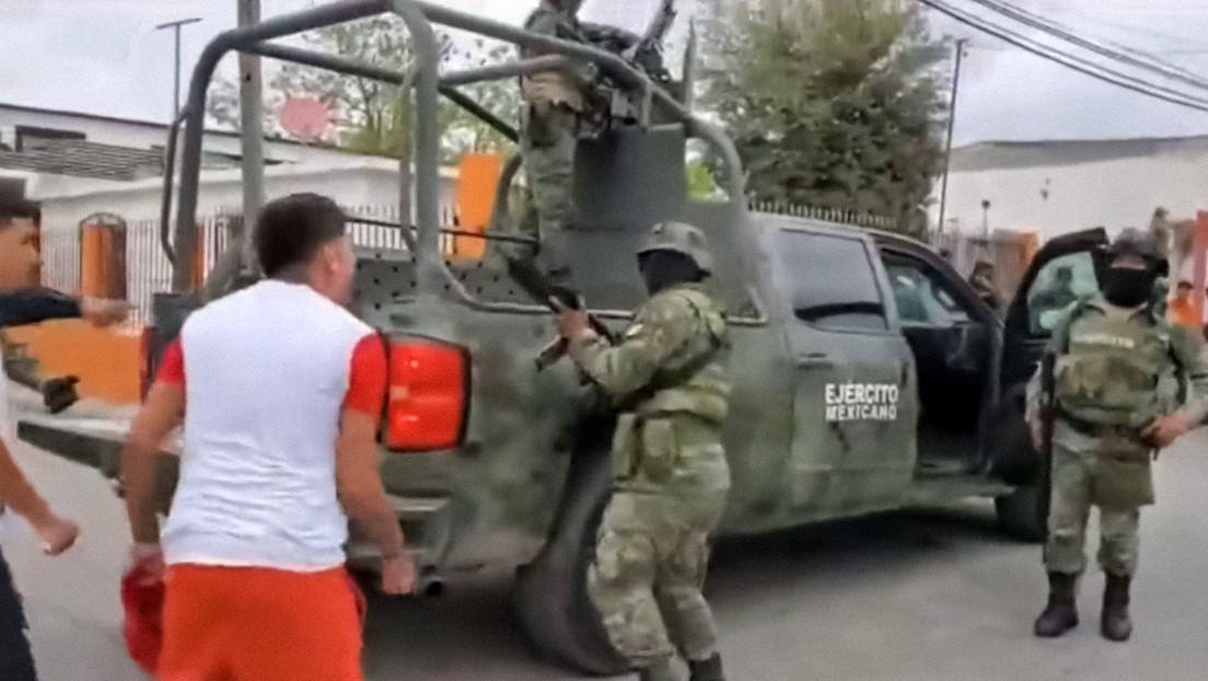 Militares mexicanos chocan con vecinos de Nuevo Laredo tras denuncia de un ataque armado (VIDEOS)