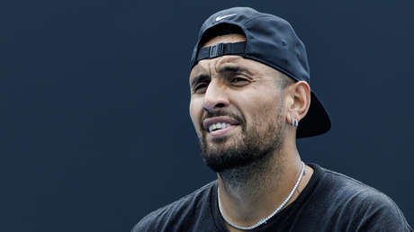 El tenista Nick Kyrgios se declara culpable de agredir a su exnovia, pero evita la condena