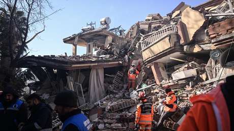 Expertos evalúan qué riesgos conlleva el desplazamiento de una placa tectónica tras los terremotos en Turquía