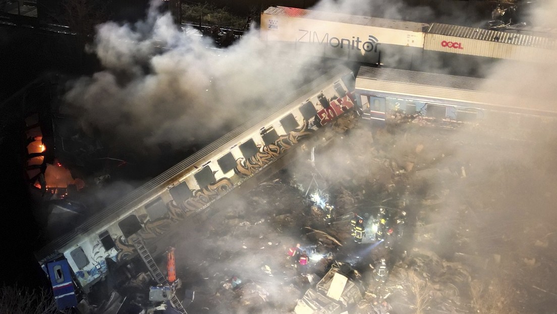 Al menos 36 muertos y decenas de heridos tras la colisión de dos trenes ...