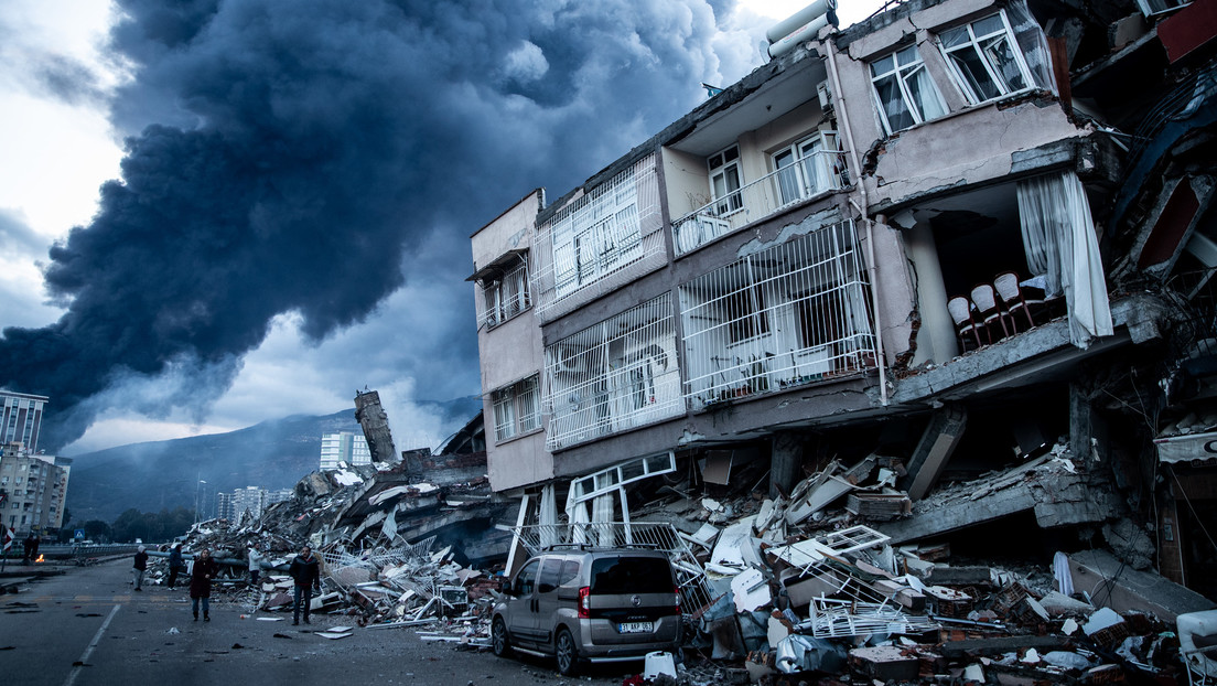 El sismólogo que 'vaticinó' en Twitter el sismo de Turquía alerta de un "megaterremoto" inminente