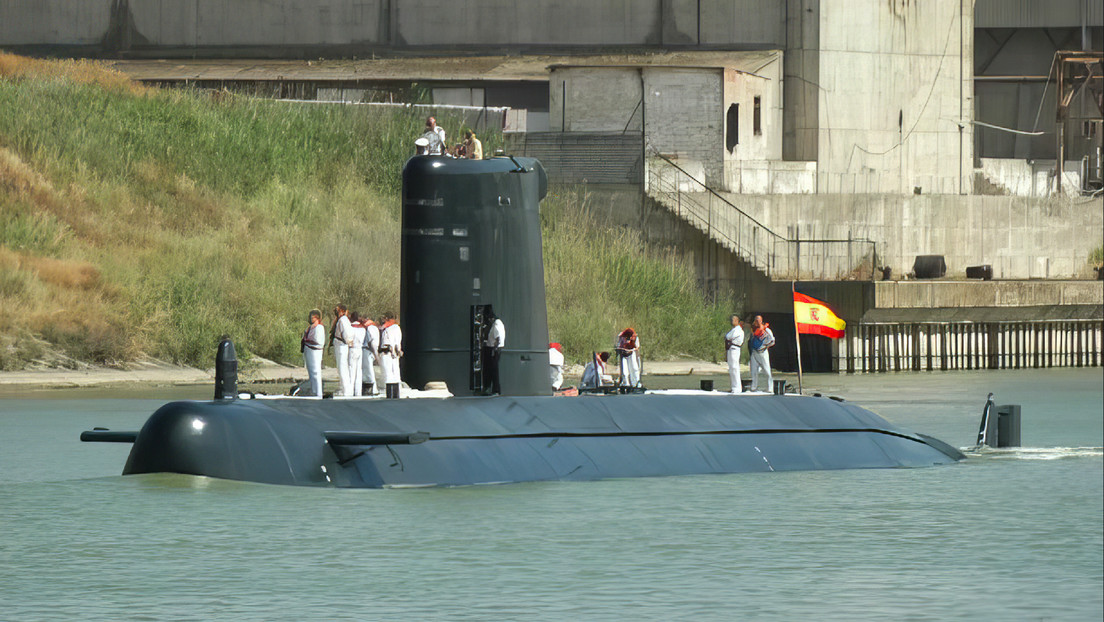 La Armada española subasta a precio de chatarra su histórico submarino Mistral