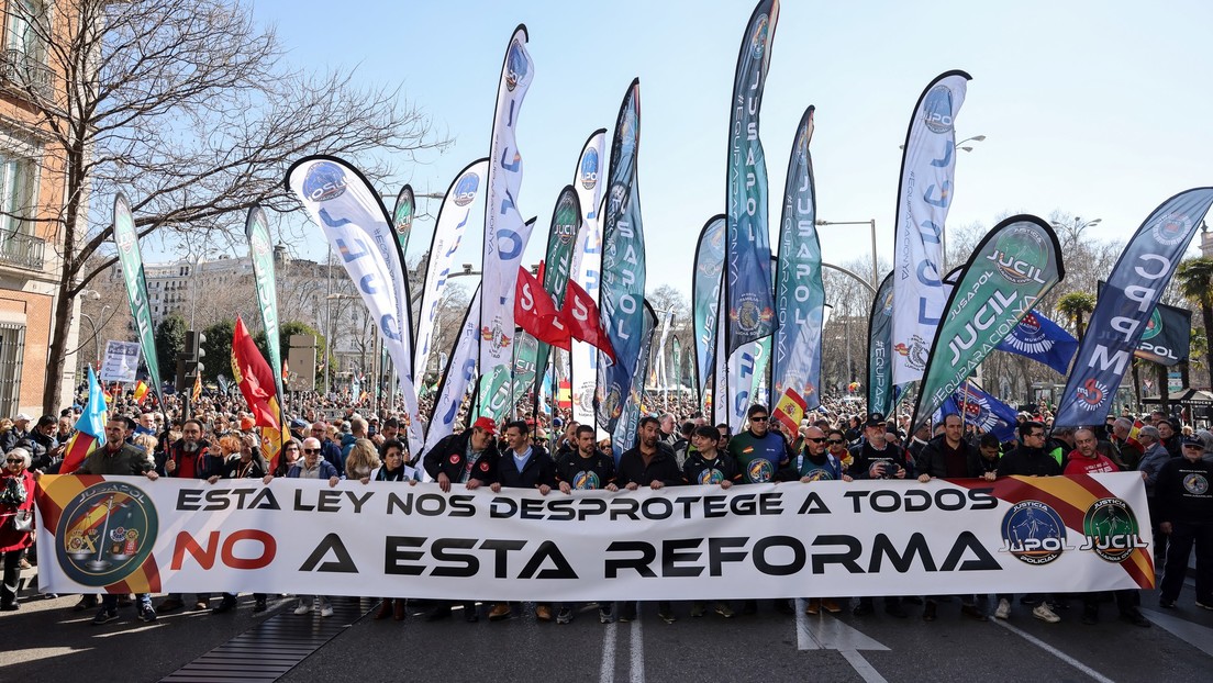 Policías y guardias civiles se manifiestan en Madrid contra la reforma de la 'ley mordaza'