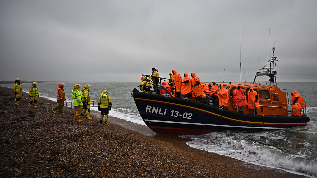 Reino Unido busca prohibir que los migrantes que lleguen en pateras puedan pedir asilo