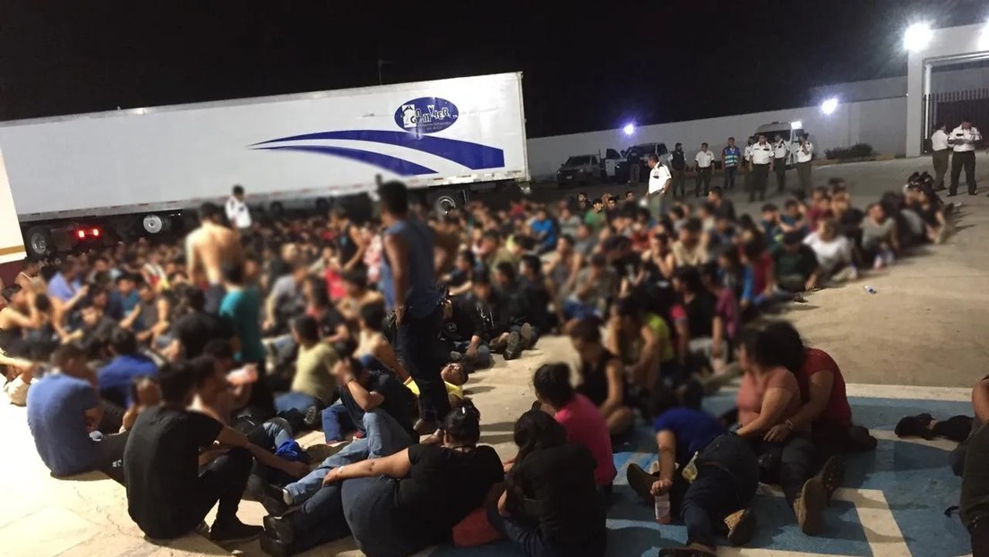 Guatemala repatriará a 102 menores rescatados en la caja de un tráiler abandonado en México