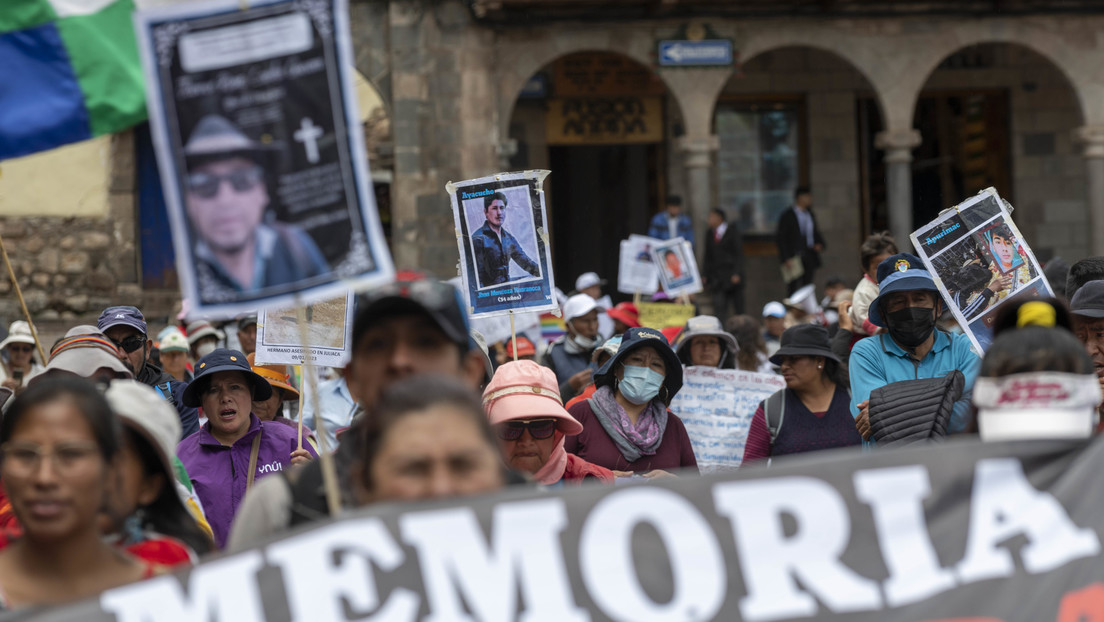 Reprimen a manifestantes en una nueva jornada de protestas contra Boluarte en Lima