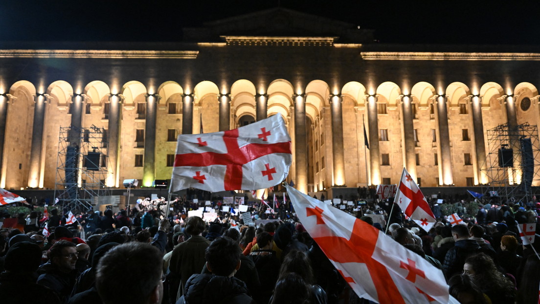 Manifestantes exigen la dimisión del Gobierno de Georgia en la tercera jornada de protestas (VIDEOS)