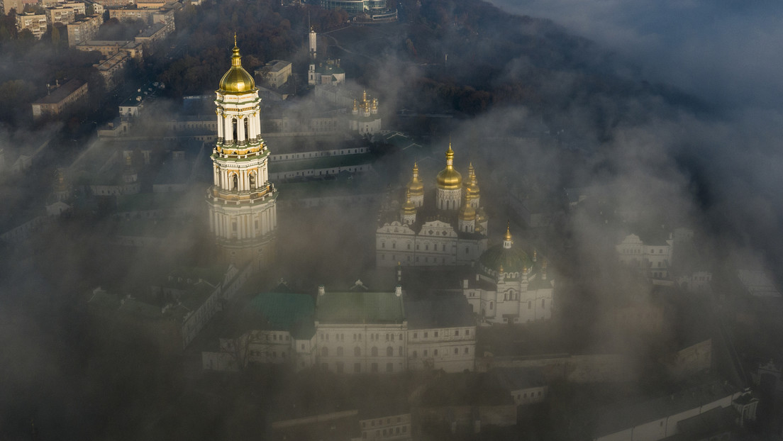 Kremlin tacha de "indignante" la orden a los monjes para abandonar el Monasterio de las Cuevas de Kiev