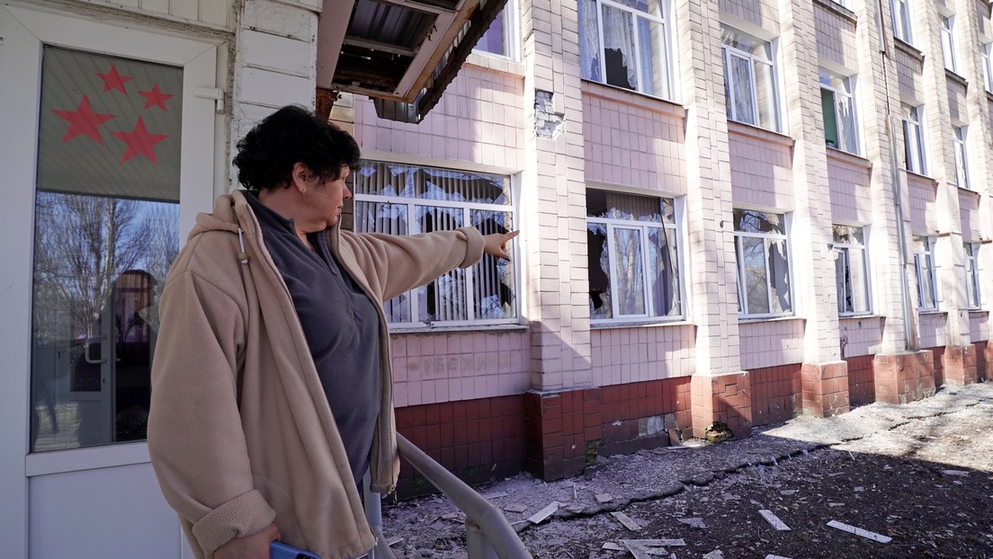 Al menos dos heridos tras el bombardeo a una escuela en Donetsk