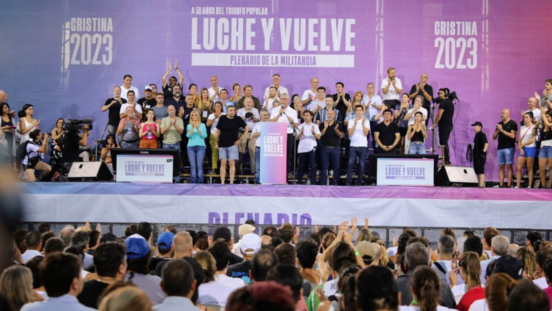 "Luche y Vuelve": la campaña del kirchnerismo para que Cristina Fernández sea candidata a presidenta