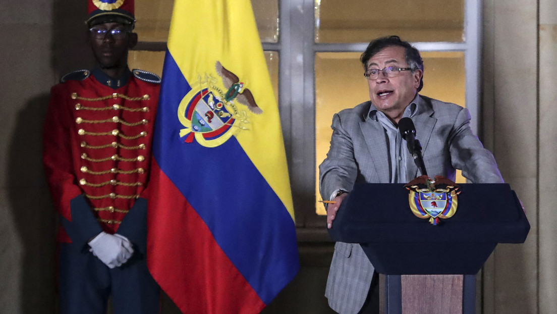 Petro analiza ampliar el acuerdo de paz con las FARC porque "se queda incompleto"
