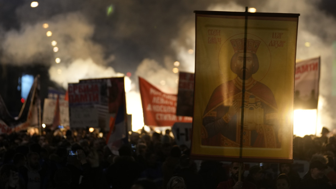 "A quien lo firme, lo matan": Protesta en Belgrado contra el plan occidental de normalización entre Serbia y Kosovo
