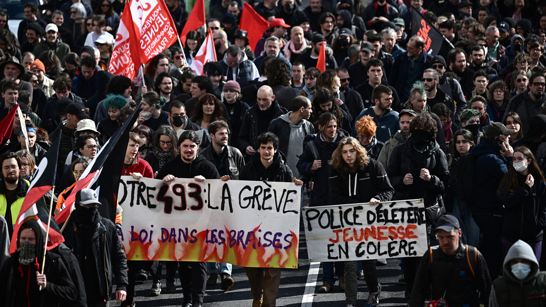 VIDEOS: Miles de franceses siguen plantando cara a la reforma de las pensiones de Macron
