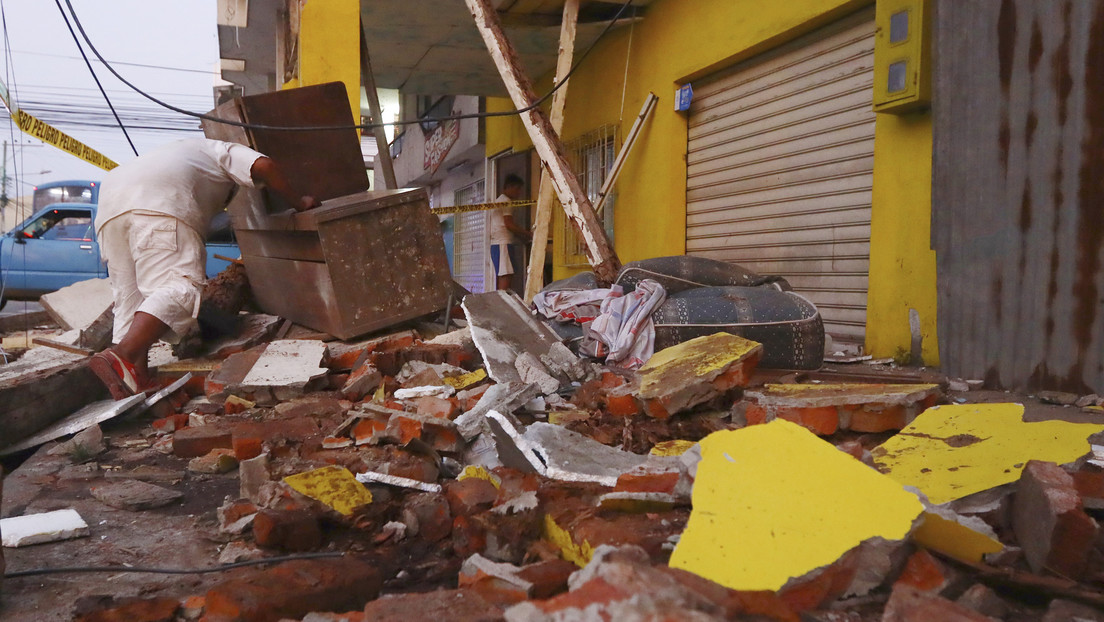 "Hay un pequeño sismo": Presentadores son sorprendidos en vivo por el terremoto que sacudió Ecuador