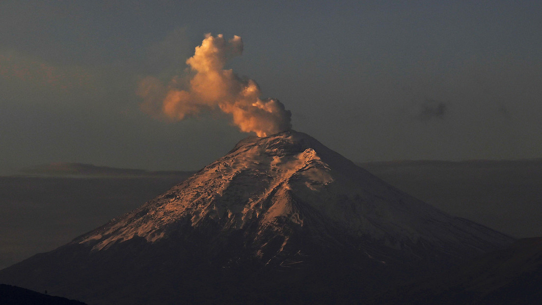 VIDEO: Un segundo volcán entra en erupción en Ecuador