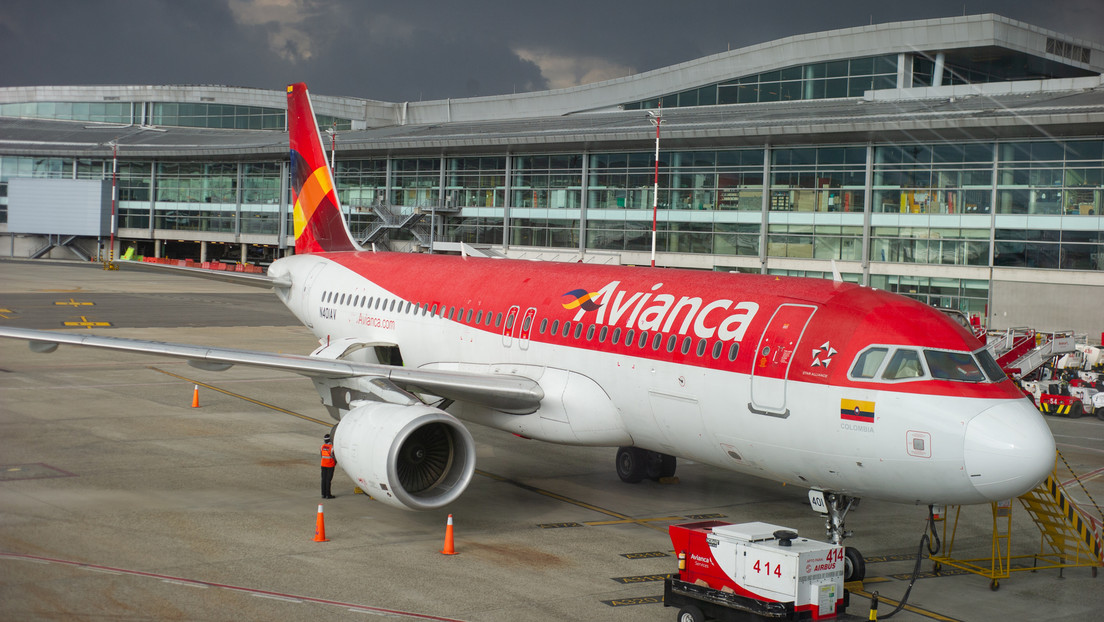Autorizan en Colombia la integración con condiciones de Avianca y Viva Air tras suspensión de vuelos