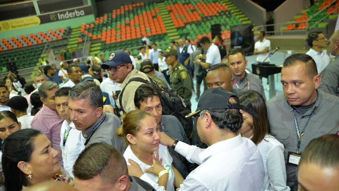 Petro pide cuentas a la Fiscalía por "saqueo" de fondos de víctimas del conflicto en Colombia